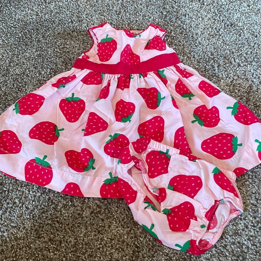 Carter’s strawberry 🍓 dress - 3 months